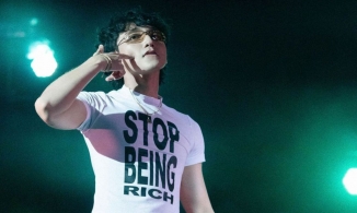 Sơn Tùng xuất hiện gây bão trong trang phục áo bó quần tụt liệu có lộ chiều cao thật? 