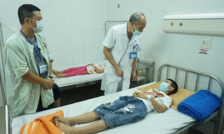 Hà Nội: Điều tra vụ 51 học sinh phải nhập viện vì ngộ độc