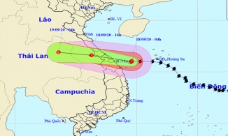 Bão số 5 áp sát đất liền Quảng Bình - Quảng Nam