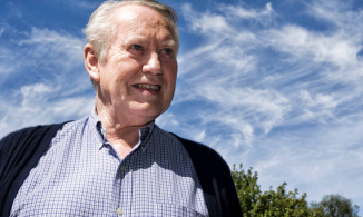 Tỷ phú Mỹ hết tiền ở tuổi 89 từng từ thiện tại Việt Nam gần 400 triệu USD