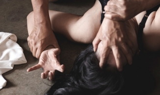 “Yêu râu xanh” 17 tuổi dùng clip “nóng” tống tiền bạn gái 12 tuổi