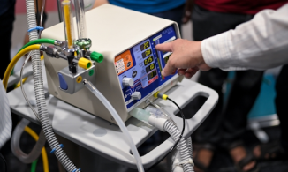 Mỹ tặng Việt Nam 100 máy thở hỗ trợ phòng dịch Covid-19