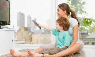 Chuyên gia khẳng định cấm trẻ xem tivi là việc làm 'vô đạo đức'