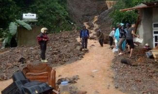 Mưa bão ở Lào Cai: Thêm người chết, sẵn sàng sơ tán dân