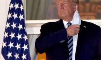 Bác sĩ Seal Conley gồng mình 'ghìm cương' Tổng thống Trump