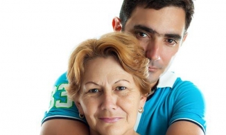 Tại sao phụ nữ ghét chồng nghe lời mẹ?