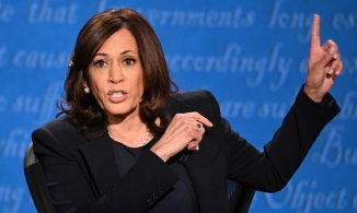 Ứng viên Phó Tổng thống Mỹ hoãn vận động tranh cử vì nhân viên mắc Covid