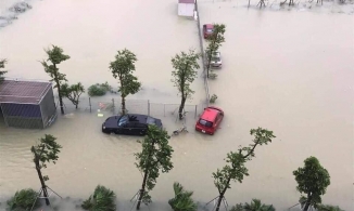 Học sinh nhiều trường ở miền Trung tiếp tục nghỉ học do mưa lũ