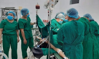 Thai phụ 38 tuổi đau bụng dữ dội do vỡ tử cung