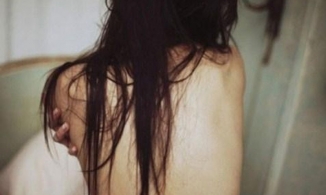 Thiếu nữ 16 tuổi bị tống tiền vì lộ clip 'nóng'