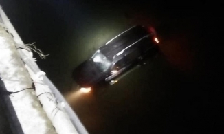 Hà Giang: Cả gia đình may mắn thoát chết khi xe lao từ trên cầu xuống sông