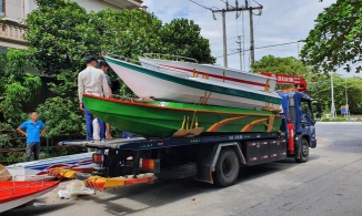 Quảng Ninh gửi 50 ca nô, xuồng máy vào miền Trung cứu trợ người dân vùng lũ