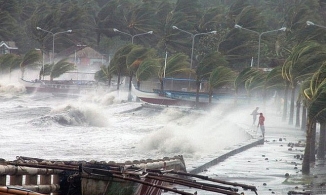 Bão số 8 đổ bộ tối 25/10, cảnh báo mưa lũ từ Hà Tĩnh đến Thừa Thiên Huế