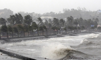 Tâm bão số 8 cách đất liền Hà Tĩnh đến Quảng Trị 330km