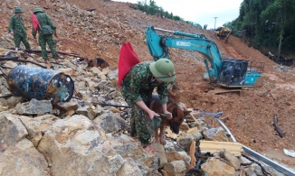 Tạm dừng mọi hoạt động tìm kiếm tại Rào Trăng 3 do bão số 9