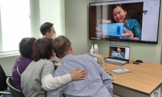 Tìm thấy con gái bị lạc ở chợ 44 năm về trước