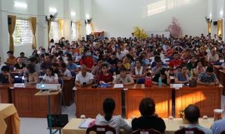 Vụ suất ăn bán trú kém chất lượng: PH chỉ trích Ban PH trường kịch liệt.