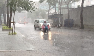 Áp thấp nhiệt đới khả năng vào Biển Đông và mạnh thành bão trong 1 ngày tới