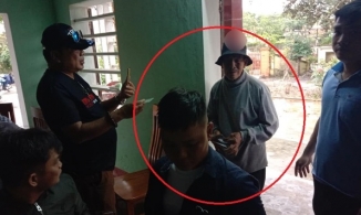 Việc tử tế: Cụ ông 80 tuổi đi bộ hơn 1km để trả tiền cứu trợ được phát thừa