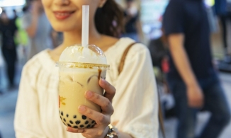 Cô gái ngất xỉu rồi hôn mê suốt 5 ngày vì uống mỗi ngày 2 cốc trà sữa