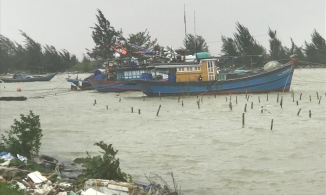 Bão số 13 Vamco đổ bộ từ Hà Tĩnh đến Quảng Nam vào sáng 15/11