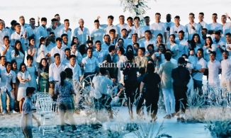 Công Phượng khóa môi Viên Minh trước các khách mời