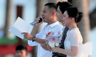 Lá thư bất ngờ Công Phượng dành cho khách mời trong bữa tiệc tại Phú Quốc