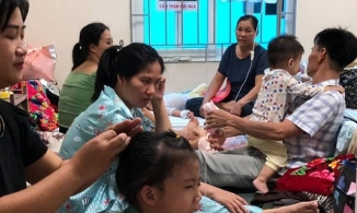 Thanh Hóa:  Mỗi ngày có gần 1.000 trẻ đến khám viêm phế quản phổi