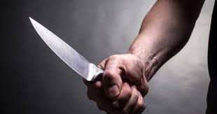 Cháu gái rủ bạn trai quen trên mạng về nhà khống chế bà ngoại để cướp vàng