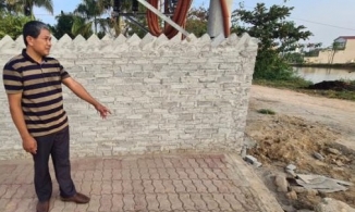 Vụ cậu bé bị chủ quán bạo hành: Thời khắc nạn nhân đứng co ro cạnh chùa