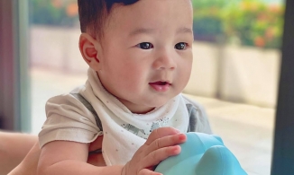 Lần đầu tiên Hoa hậu Đặng Thu Thảo khoe ảnh cận mặt con trai