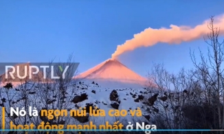 Ngọn núi lửa cao và hoạt động mạnh nhất của Nga phun trào