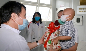 Thừa Thiên Huế: Ghép tủy tự thân cứu bé trai mắc u nguyên bào thần kinh