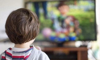 Các nhà khoa học chỉ ra lợi và hại khi cho trẻ xem tivi