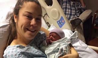 Cô gái mang thai 30 phút trước khi sinh