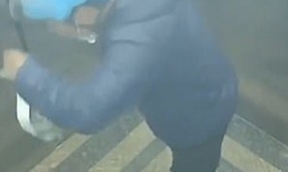 Shipper khạc nhổ vào đồ ăn trong thang máy trước khi giao cho khách