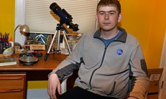 Nam sinh 17 tuổi phát hiện hành tinh lớn hơn Trái Đất khoảng 6,9 lần