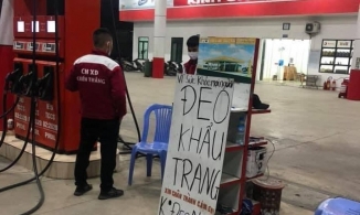 Một cây xăng treo biển 'không đeo khẩu trang mời next' khiến dân tình phấn khích