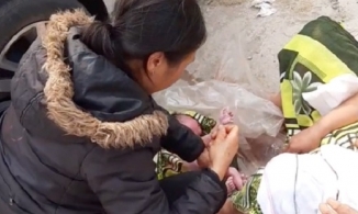 Không kịp đến trung tâm y tế, sản phụ sinh con 3,6kg an toàn ngay bên vệ đường