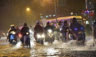 Tháng 5 nhưng TP.HCM mưa cả ngày là hiện tượng thời tiết bất thường