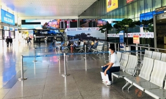 Sân bay Nội Bài dừng nhập cảnh hành khách