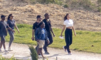 Kanye West hẹn hò siêu mẫu Irina Shayk đúng dịp sinh nhật 44 tuổi của nam rapper