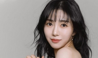 Ca sĩ Mina xin lỗi vì giành bạn trai của người khác