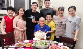 Duy Phước - Lê Lộc vẫn đến mừng sinh nhật bố Duy Phương sau ồn ào bất hiếu