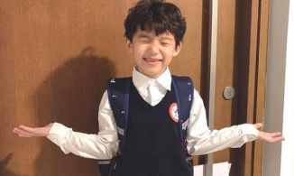 Viết thư gửi thầy giáo vì sắp phải chia tay, con trai 'thánh nữ cover' Hương Ly nhờ mẹ xin lỗi thầy 1 câu khiến CĐM phấn khích