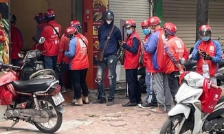Hà Nội: Đề xuất cấp thẻ cho shipper giao hàng