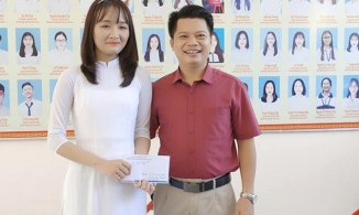 Thủ khoa 30 điểm duy nhất cả nước là học trò của thầy phó hiệu trưởng có 'đề ôn tập môn Sinh giống 80% đề chính thức'
