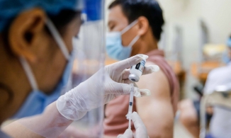 Cách hạ sốt đúng sau tiêm vaccine phòng Covid-19