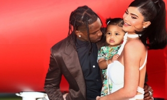 Kylie Jenner mang bầu lần hai 