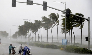 Bão số 5 hướng vào bờ biển Huế - Đà Nẵng